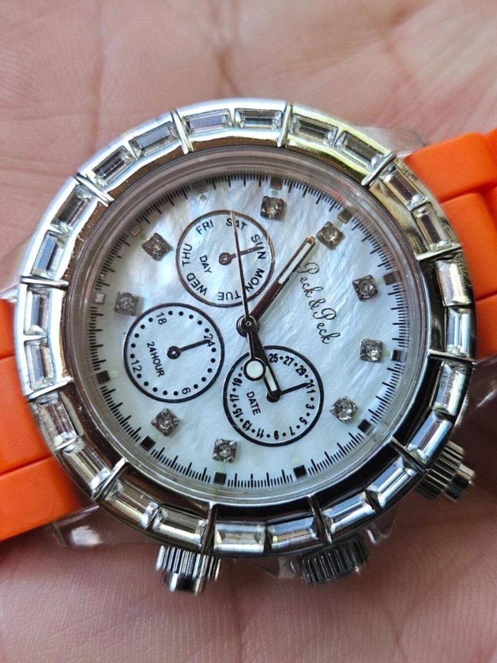 Peck & Peck Wristwatch Crystals Accent Bezel Analog Quartz Fashion Unisex Watch
